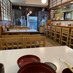 とんかつ 末吉 - 完食し、奥から店内を撮る