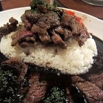 カウボーイカレー - ラモスペはスタンダードビーフカレーのお肉3.5倍となっております