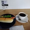 caffe ComeSta - 料理写真:一関ミートソーセージホットドッグと、アメリカーノ（と、電源）
