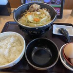 Sukiya - 牛すき鍋定食890円