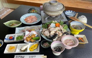 Kantori Hausu Tsuberi - 特撰あんこう鍋料理