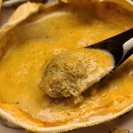 緒方 - ⑩間人蟹(京都府間人産)の蟹味噌甲羅酒
      コクが深くて少しの苦み、味醂の甘みもそこはかと、スプーンで混ぜ混ぜしつつチビチビと頂き蟹フルコースの余韻に浸ります