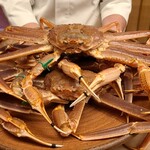 緒方 - ◯間人蟹
      正式名は頭矮蟹(ズワイガニ、地方名:松葉蟹、越前蟹など)
      産卵期は晩冬、旬は晩秋～晩冬
      雌の漁期は11月上旬～1月上旬
      (資源保護のため漁期が短い)
      雄の漁期は11月上旬～3月中旬 