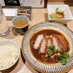 Roji-oku - 日替わりランチ　ポークロースカツ＆スクランブルエッグ　ハッシュドビーフソース