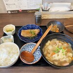Menkoiya - ひっつみ鍋と魚のあんかけ定食