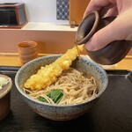 桂庵 - 冷たいえび天そば。美味し。