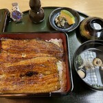 224728092 - 鰻重と肝吸い、お漬物