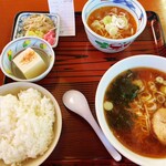 もつ煮屋 日の出食堂 - 「もつ煮定食」780円＋半ラーメン460円