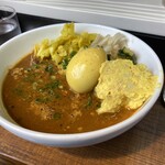 魔皿カレー - 魔皿カレー with半熟たまご