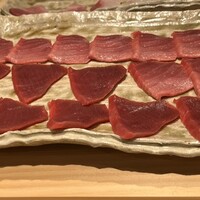 鮨 功 - ネタを常温に。写真を撮らせてくださいました。