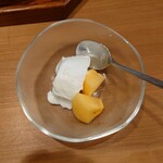 うな志ん - 柿にクリームチーズみたいなもの　名前は忘れたがとてもいい組み合わせ　