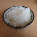 Yuki chan - 全部食べ終わってから
                      まだお腹が空いてることに気がついた❔(笑)
                      
                      そういえばこのお店
                      
                      ■ご飯のお代わり無料❕
                      
                      だったので大将さんにお願いしてみた