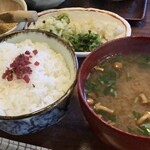 仁亭 - ご飯 味噌汁 漬物が美味い