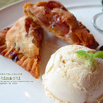 アチマチ - アップルパイ　バニラアイス添え