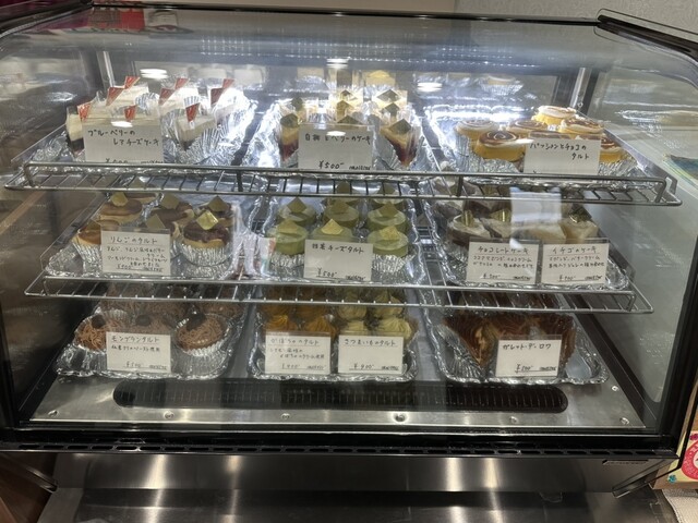 閉店】Patisserie Poursuivre （パティスリー プルスイーヴル