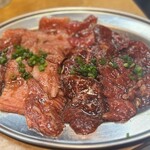 Oosaka Yakiniku Horumon Futago - 黒毛和牛カルビ、ロース