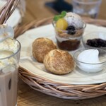 AfternoonTea Tea Room - チャイフロートとスコーン＋スコーン＋限定アールグレイモンブランパフェ