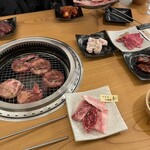 幸せの焼肉食べ放題 かみむら牧場 - 