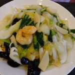 中国料理 桃花苑 - 海鮮と野菜の焼きそば