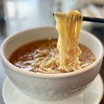 JOE'S SHANGHAI NEWYORK - 細麺に餡が絡みます