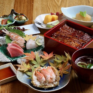 Have a lively conversation with eel, hairy crab, Hokkaido food, and alcohol♪
