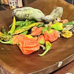 バルハチゴー - カウンターの上の器