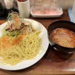 広島つけめん まるとちび - 玉子。辛さ20倍。いり胡麻で注文。