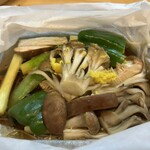 Wakaba - 紙包み蒸し焼き野菜。
