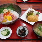 Kaisen Washokudokoro Shin - 海鮮6丼＋カニクリームコロッケ付き