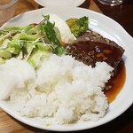 キッチン ブルー グローブ - ご飯、サラダ、お新香を乗せます