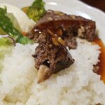 キッチン ブルー グローブ - ご飯の上にもテリーヌ、黒いでしょう？