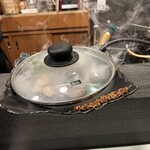 涿屋 - 燻製盛り合わせの燻製中