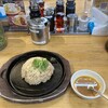 ラーメン横綱 - 左　鉄板チャーハン　右　玉子