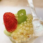 蕎麦割烹  倉田 - アボガドとリンゴのムース、ジュレにリンゴのチップ、岡山県産 晴王シャインマスカット、栃木県産 トチオトメ