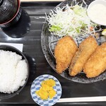 豊浜サービスエリア下り線　スナックコーナー・フードコート - 北海道産秋鮭フライ定食