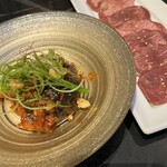Yakiniku Senara - 茄子と山椒のキムチとタン先塩