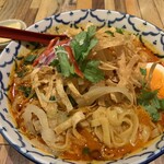 タイサバイ - バミーも揚げ麺も幅広♡