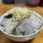 ラーメンのかどや - 半ライスをチャーシュー丼へ