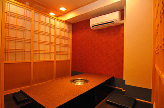 Gion Yakiniku Kokoro -  ２階席は最大３０名様まで利用可能。掘りごたつ席の個室としてもお使いいただけます。