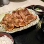 Tonkatsu Ando Hambagu Takutomi - 生姜焼き定食