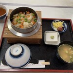 つくも食堂 - 釜めし定食 とり 税込1400円（R5.8時点）