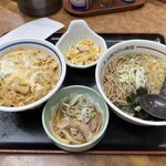 山田うどん - 料理写真: