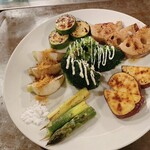 コアラ食堂 - 一つ一つがしっかり個性的な焼き野菜盛合せ