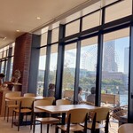 バニラビーンズザロースタリー - みなとみらいの景色が見える座席