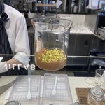 バニラビーンズザロースタリー - ビーカーの容器が可愛い