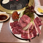 焼肉・ｽﾃｰｷ みーとがぁでん - 