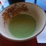 茶室 おおすみ山居 - 絵付けの茶碗も素敵