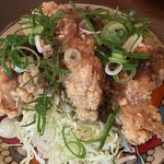 五島うどんと酒菜 はちびら - 国産鶏もも肉の唐揚げ香味だれ（ハーフサイズ）