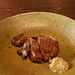 たでの葉 - 蝦夷鹿ロース 粒マスタード添え