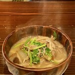 たでの葉 - ツキノワグマ汁は芹の根っこ付き 色々茸